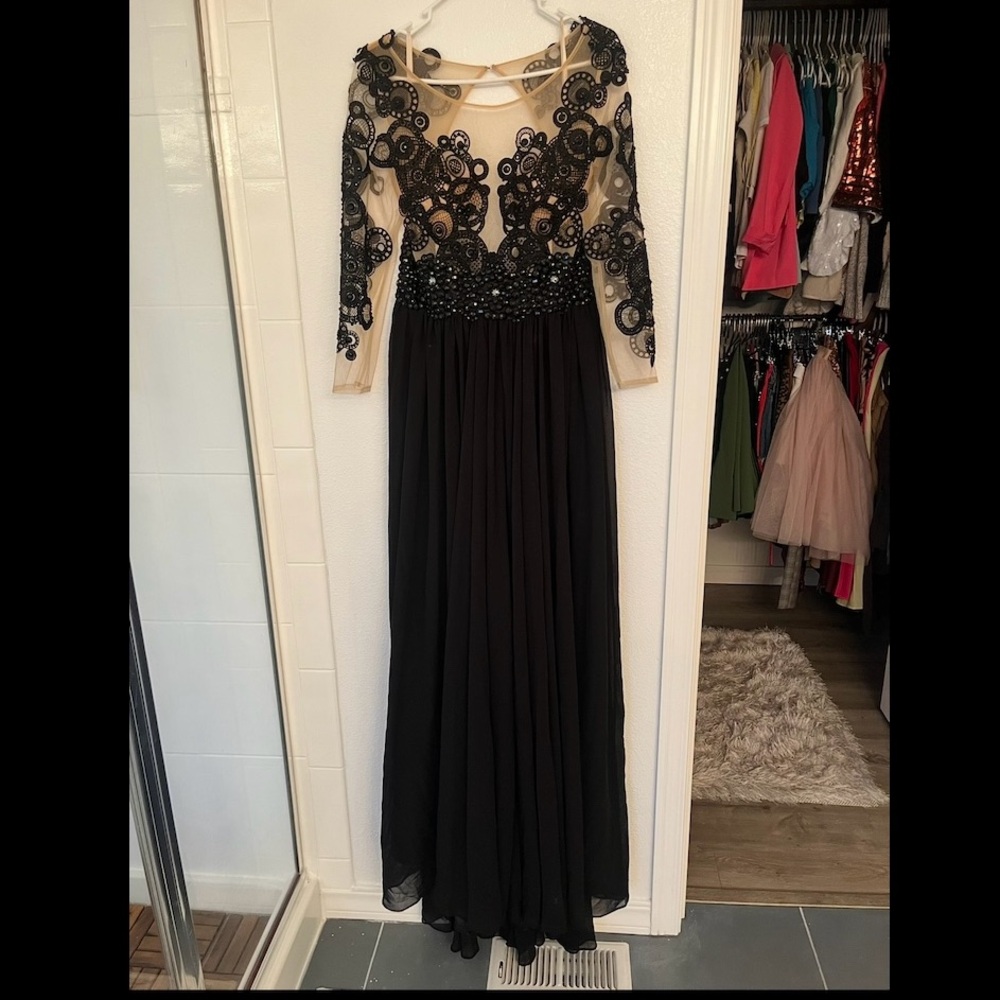 LARA Black 3/4 Sleeve Gown (size 14, fits like a M)